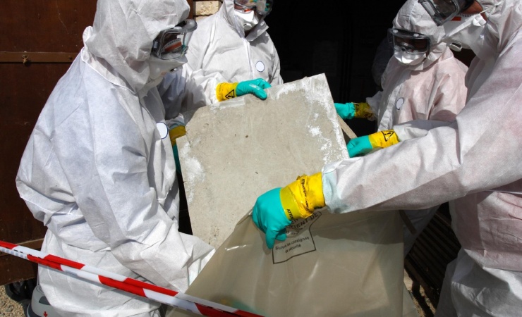 Ny asbestaftale: Strammer op for at beskytte håndværkere