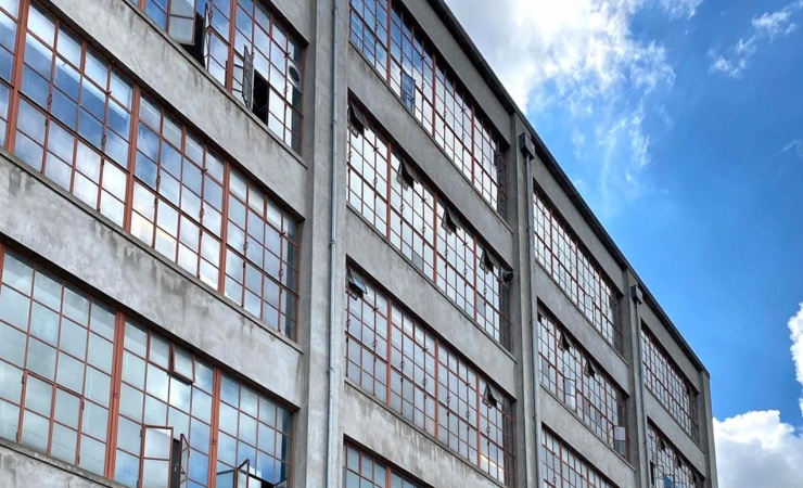 Industrielt udtryk bevares på historisk fabriksbygning