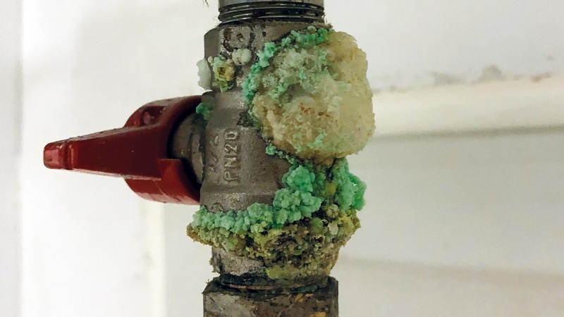 Byg-Erfa: Sådan øger koblede materialer i vandsinstallationer risikoen for korrosion