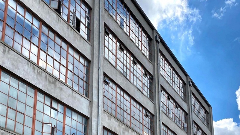 Industrielt udtryk bevares på historisk fabriksbygning