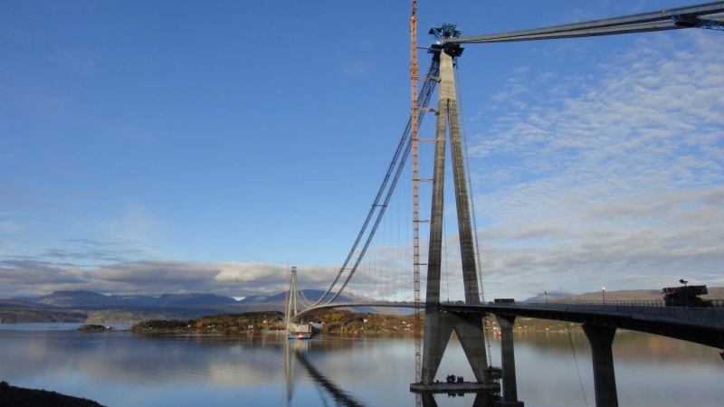 Milepæl nået for Norges næstlængste hængebro